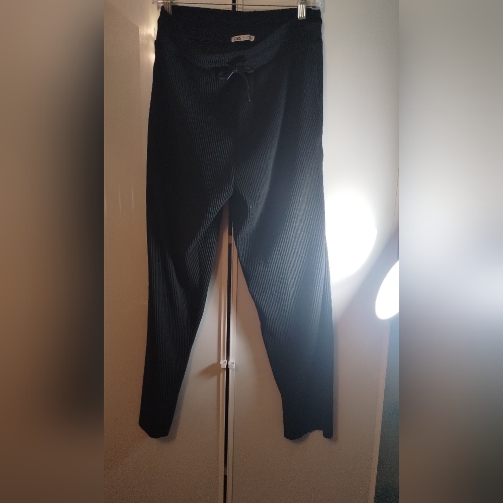 Zara Black joggers sz M